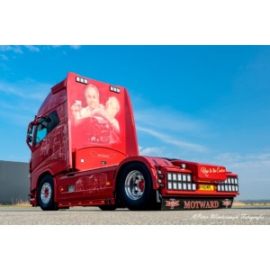 73900 - Volvo FH04 Globetrotter XL 4x2 Motward /1:50 TEKNO