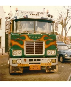 71311 - MACK F700 4x2 Boots Transport - Truckstar Legend / 1:50 TEKNO