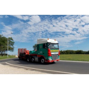 WSI01-3133 - DAF XF SC 6x2 lowloader Scales /1:50 WSImodels