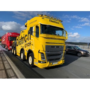 WSI01-3180 - VOLVO FH4 8x4 Falkom wrecker truck Dietrich Gmbh /1:50 WSImodels