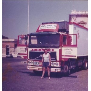 81274 - Volvo F12 autotreno frigorifero Torben Rafn /1:50 TEKNO