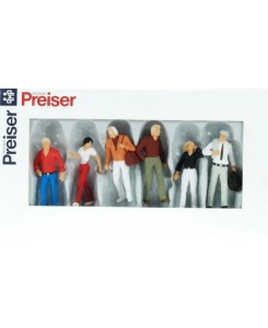 PR68204 - people passing figures /1:50 Preiser