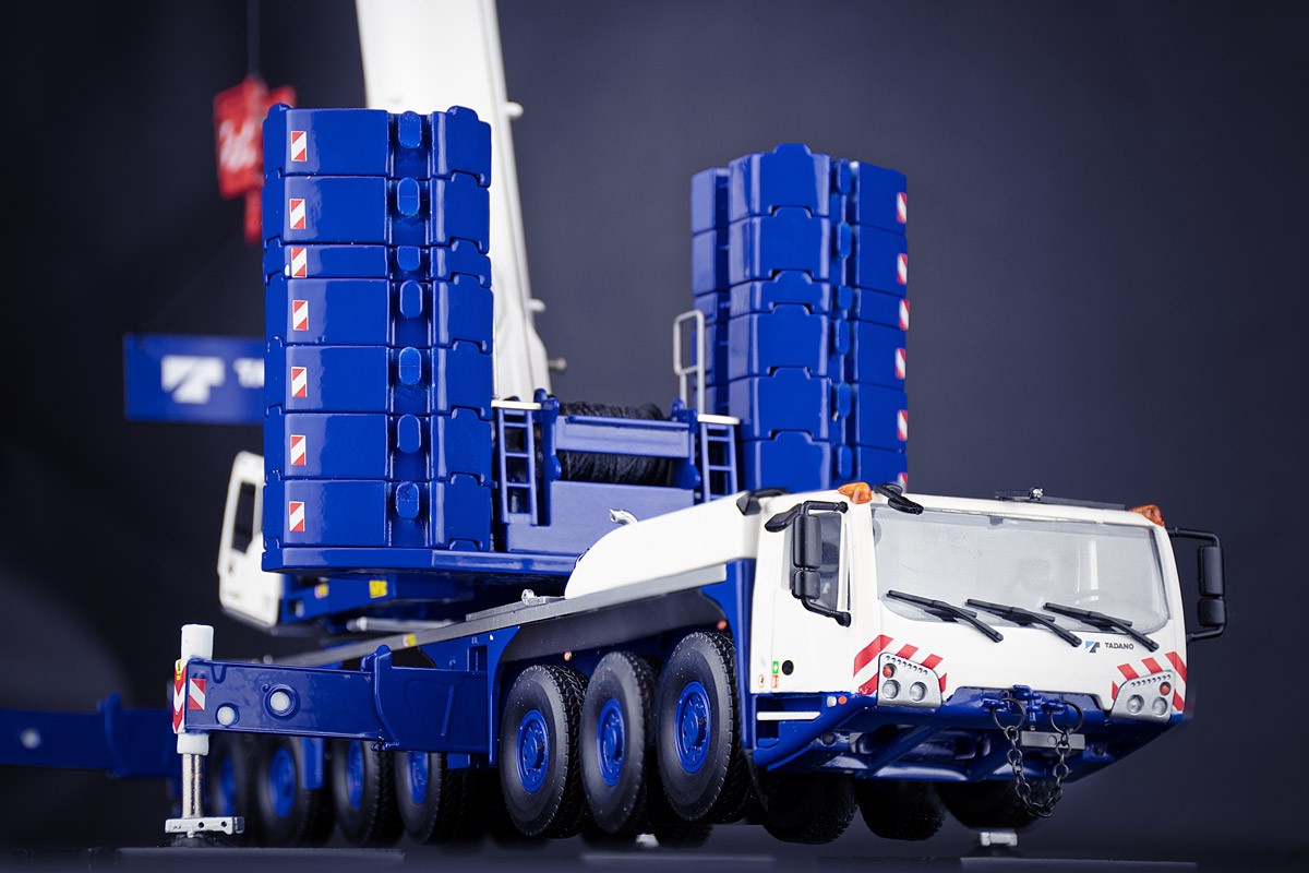 80-1023 - Tadano AC 7.450-1 mobile crane /1:50 IMCmodels