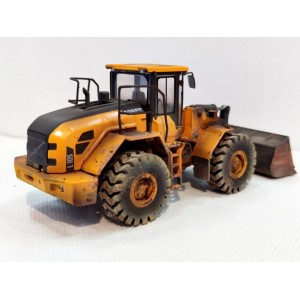 WM017 - VOLVO L105 wheel loader - weathered series /1:50 giftmodels