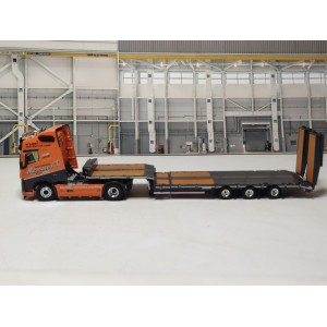 WSI02-2781 - Volvo FH4 Globetrotter 4x2 semi lowloader 3axle w/ramps  Massucco T /1:50 WSImodels