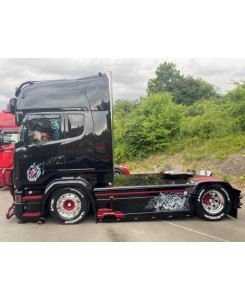 84757 - Scania R Streamline 4x2 Black Forest Trucking /1:50 TEKNO