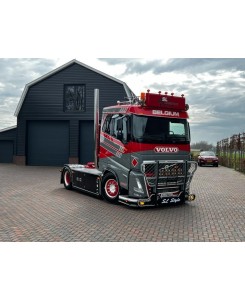85677 - Volvo FH05 4x2 40ft reefer container SL Logistics /1:50 TEKNO