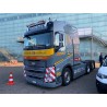 84087 - Volvo FH5 Globetrotter 6x2 100% elettrico + semi 3assi con rampe Friderici /1:50 TEKNO