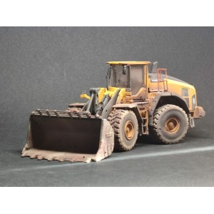 WM032 - Volvo L180H wheel loader - weathered series /1:50 Motorart
