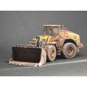 WM032 - Volvo L180H wheel loader - weathered series /1:50 Motorart