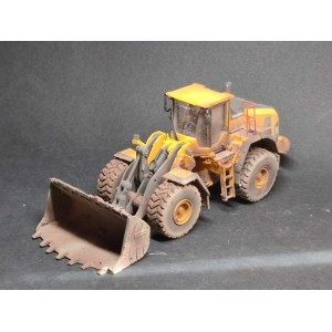 WM032 - Volvo L180H wheel loader - weathered series /1:50 Motorart