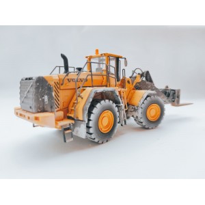 WM036 - Volvo L350F wheel loader with Lameter marble-block handler - weathered series /1:50 Motorart