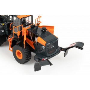 16-1013 - Develon DL 420-5 pala gommata /1:50 IMCmodels