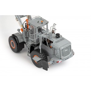 16-1028 - Develon DL420-5 wheel loader - Limited CVT /1:50 IMCmodels