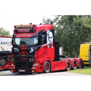 32-0262 - Scania S 8x4 Tapani - The Godfather /1:50 IMCmodels