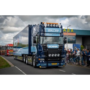 87681 - Scania R Topline 6x2 box trailer 3axle Skor  /1:50 Tekno