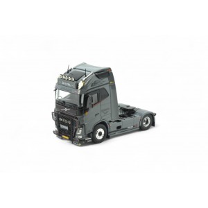 87529 - Volvo FH04 Globetrotter XL 4x2 set Weeda /1:50 Tekno