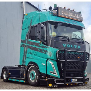WSI01-5056 - Volvo FH5 Globetrotter 4x2 Springmann /1:50 WSImodels