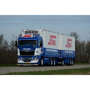 89068 - Scania R560 combi refeer Sties /1:50 Tekno