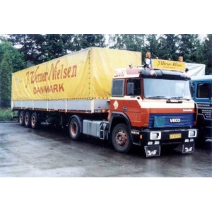 89968 - Iveco Turbostar 4x2 curtainside Werner Nielsen /1:50 Tekno
