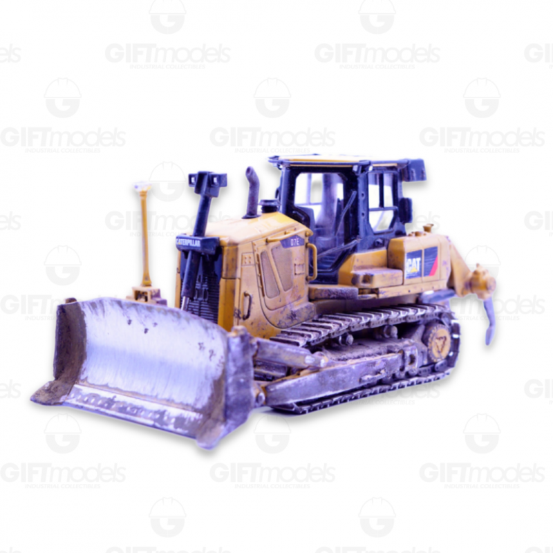 WM045 - Caterpillar 420d backhoe loader - weathered series /1:50 Norscot