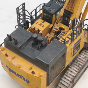 WM056 - Komatsu PC1250-11 excavator - weathered series /1:50 NZG