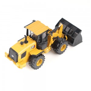 DM85782 - CAT 938 compact wheel loader /1:50 Diecast Masters