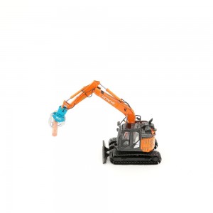 ZX135US-6FP - Hitachi Zaxis ZX135US-6 forestry excavator with wood-clamp /1:50 Replicars