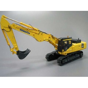 UH8004 Komatsu PC450LC short boom /1:50 Universal Hobbies